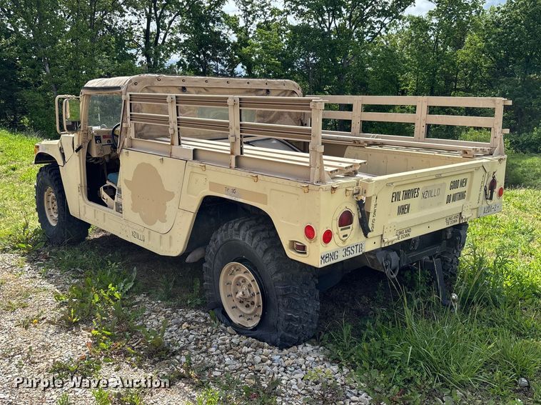 image for item FC5660 1987 AM General HMMWV SUV