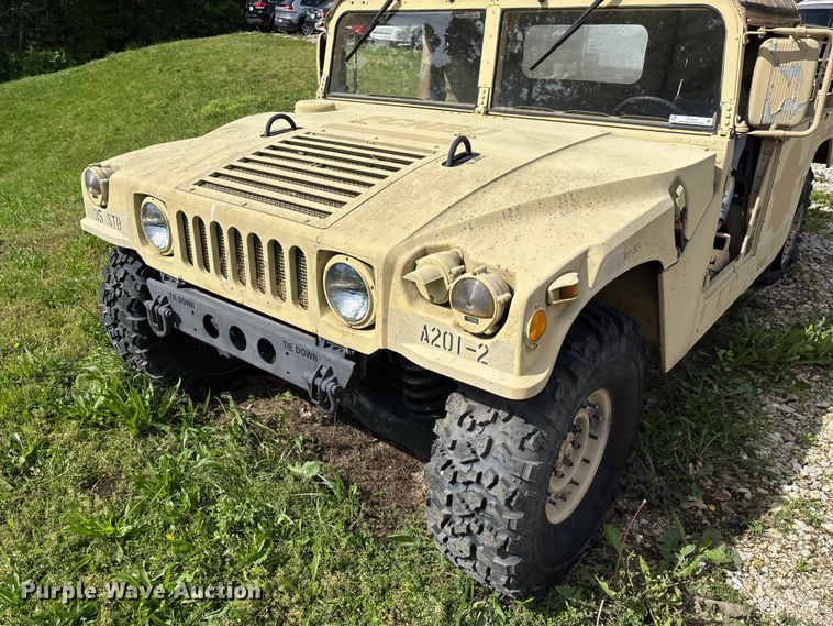 image for item FC5660 1987 AM General HMMWV SUV