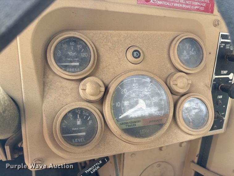 image for item FC5660 1987 AM General HMMWV SUV