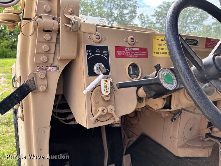 image for item FC5660 1987 AM General HMMWV SUV