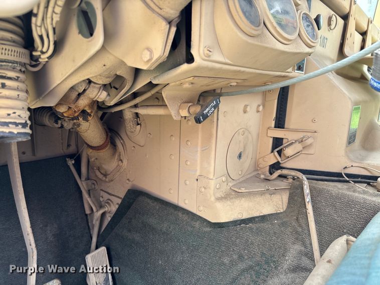 image for item FC5660 1987 AM General HMMWV SUV
