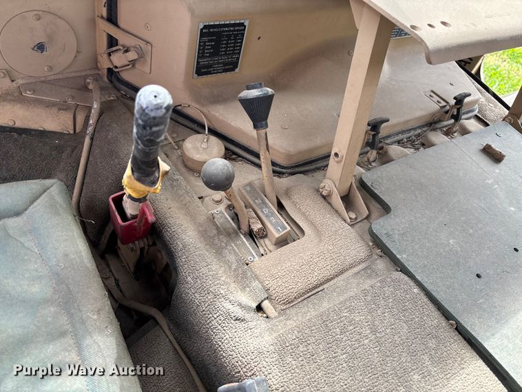 image for item FC5660 1987 AM General HMMWV SUV