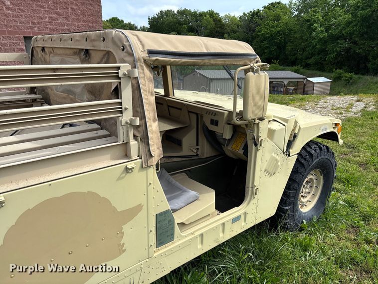 image for item FC5660 1987 AM General HMMWV SUV