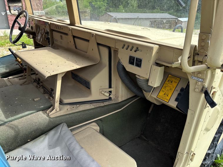 image for item FC5660 1987 AM General HMMWV SUV