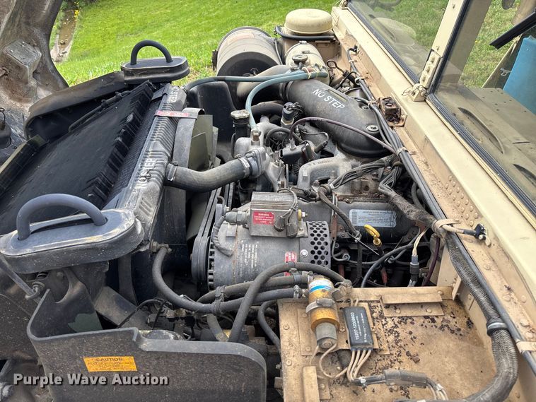 image for item FC5660 1987 AM General HMMWV SUV