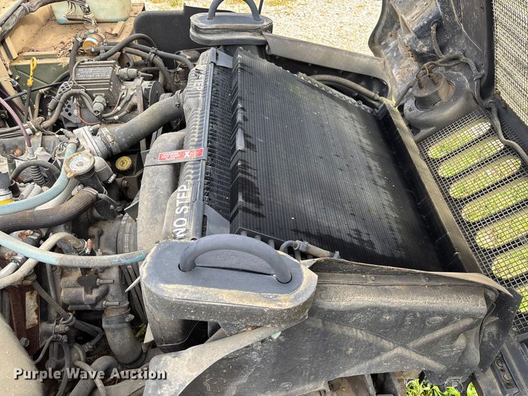 image for item FC5660 1987 AM General HMMWV SUV
