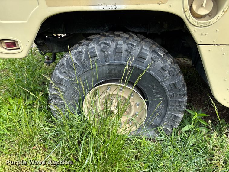 image for item FC5660 1987 AM General HMMWV SUV