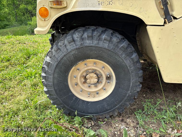 image for item FC5660 1987 AM General HMMWV SUV