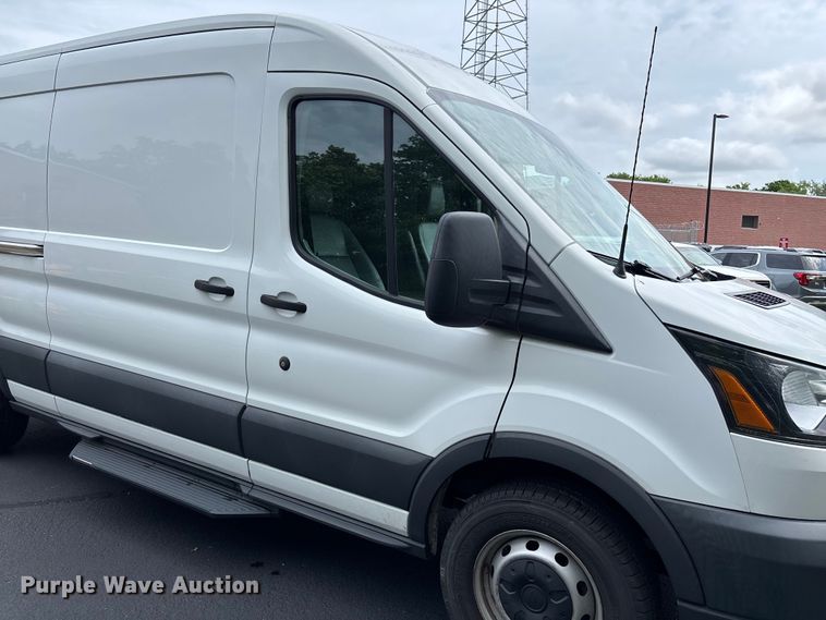 image for item FC5671 2017 Ford Transit 150 van