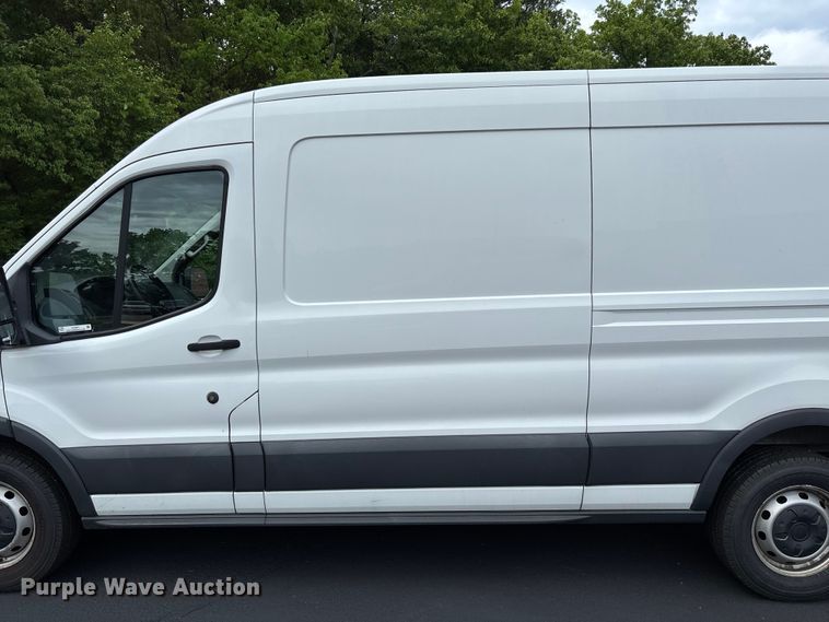 image for item FC5671 2017 Ford Transit 150 van
