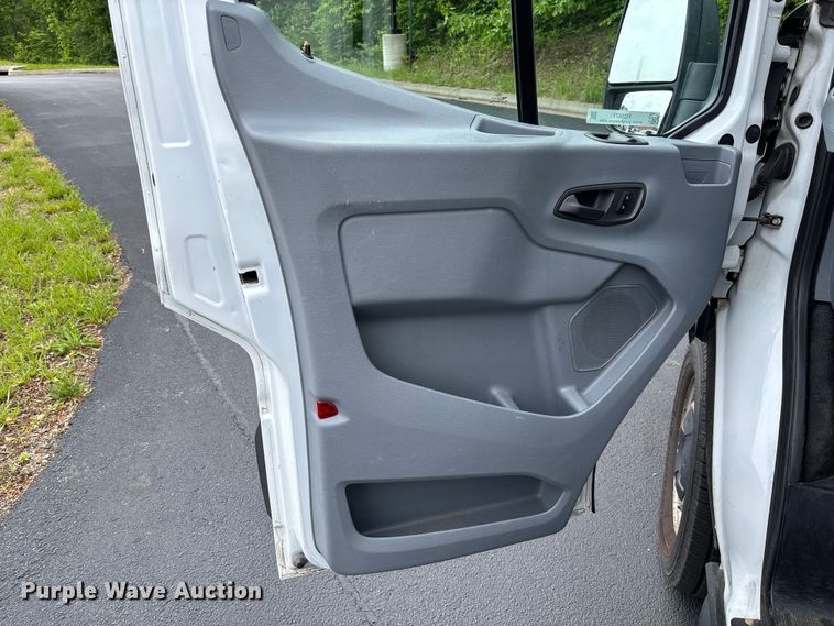 image for item FC5671 2017 Ford Transit 150 van