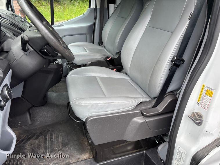 image for item FC5671 2017 Ford Transit 150 van