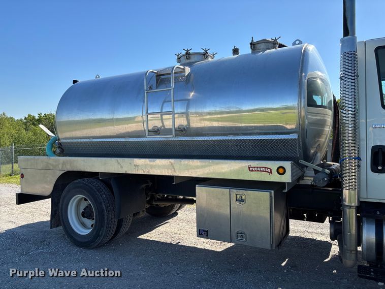 image for item FC5680 2014 International 4300 vacuum truck