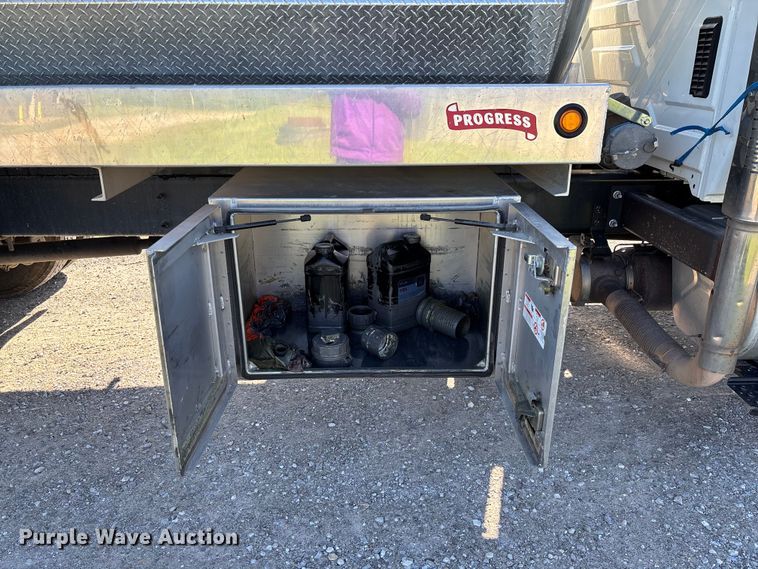 image for item FC5680 2014 International 4300 vacuum truck