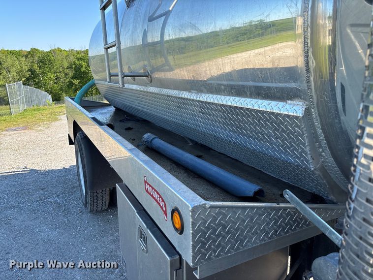 image for item FC5680 2014 International 4300 vacuum truck