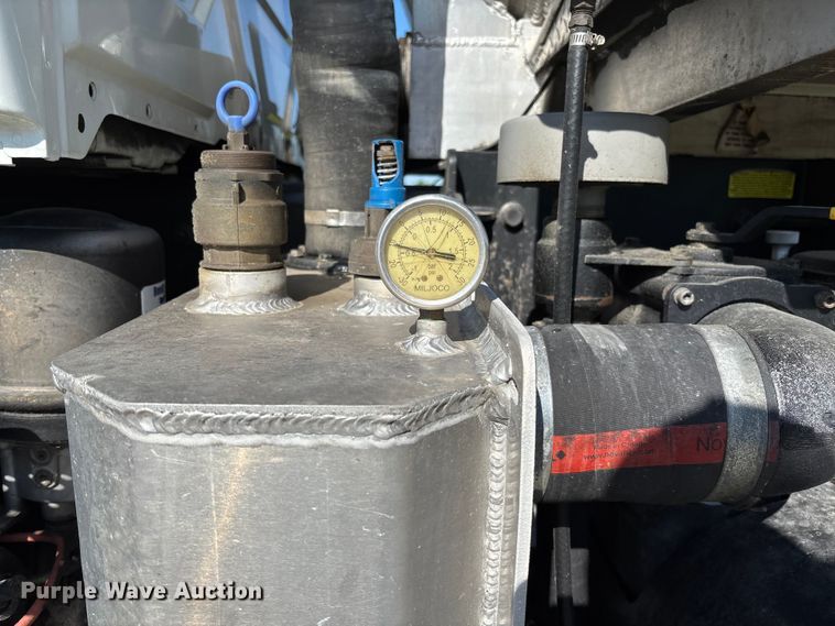 image for item FC5680 2014 International 4300 vacuum truck