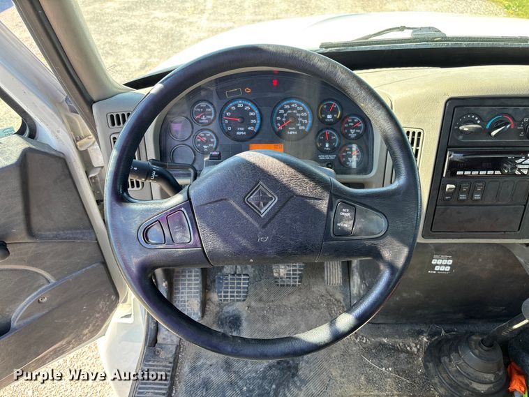 image for item FC5680 2014 International 4300 vacuum truck
