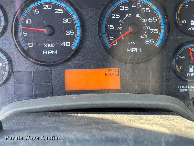 image for item FC5680 2014 International 4300 vacuum truck