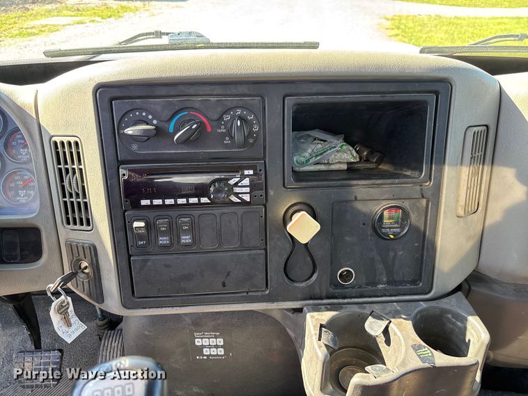 image for item FC5680 2014 International 4300 vacuum truck