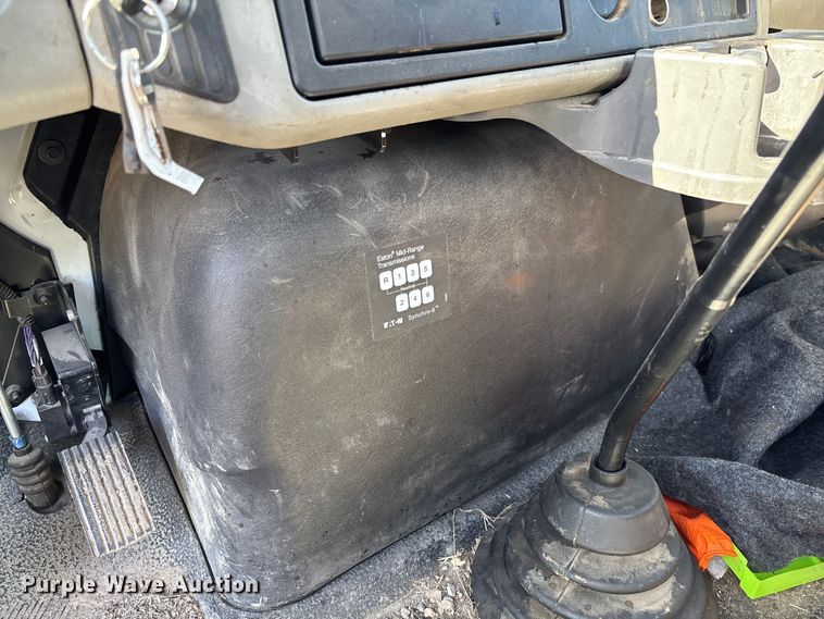 image for item FC5680 2014 International 4300 vacuum truck