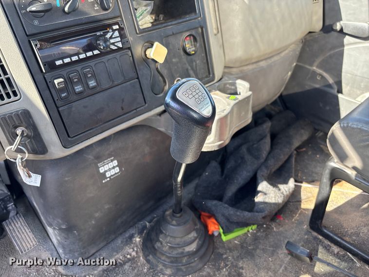 image for item FC5680 2014 International 4300 vacuum truck