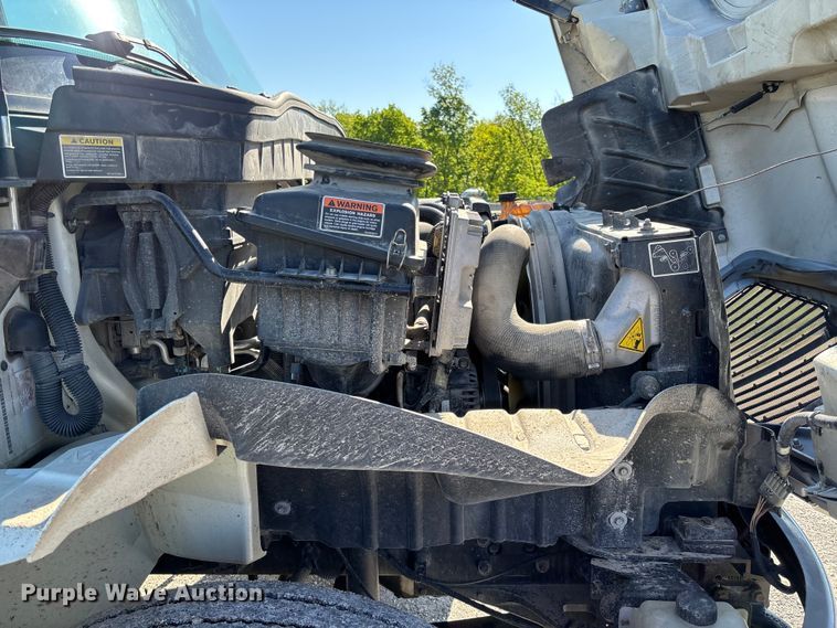 image for item FC5680 2014 International 4300 vacuum truck