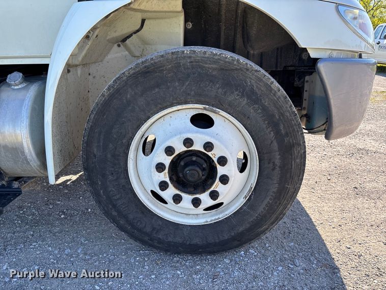 image for item FC5680 2014 International 4300 vacuum truck
