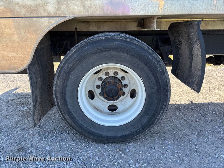 image for item FC5680 2014 International 4300 vacuum truck