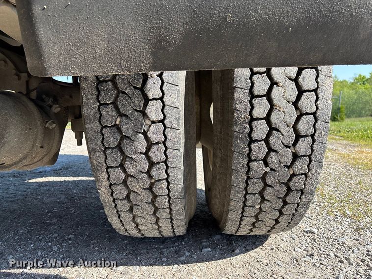 image for item FC5680 2014 International 4300 vacuum truck
