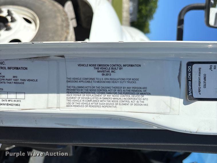 image for item FC5680 2014 International 4300 vacuum truck