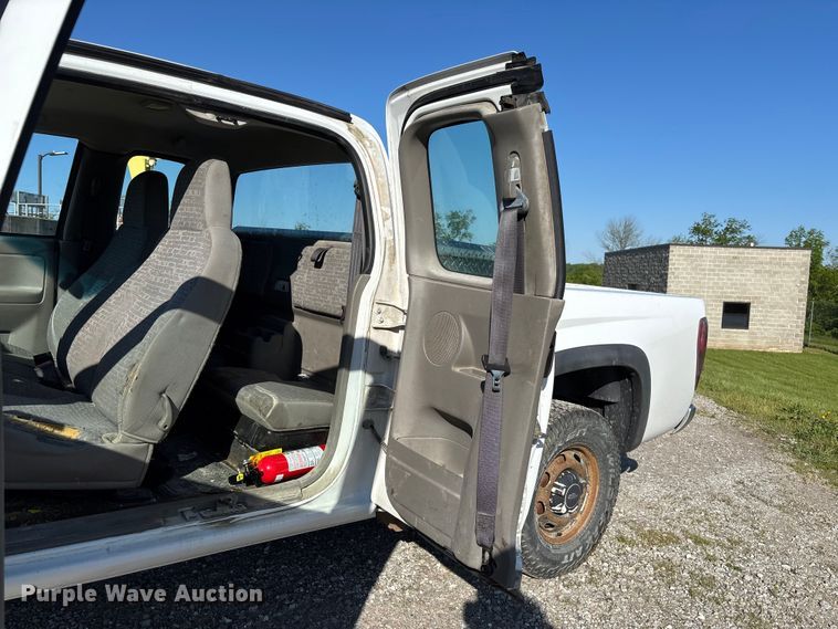 image for item FC5681 2008 Chevrolet Colorado Ext. Cab pickup truck