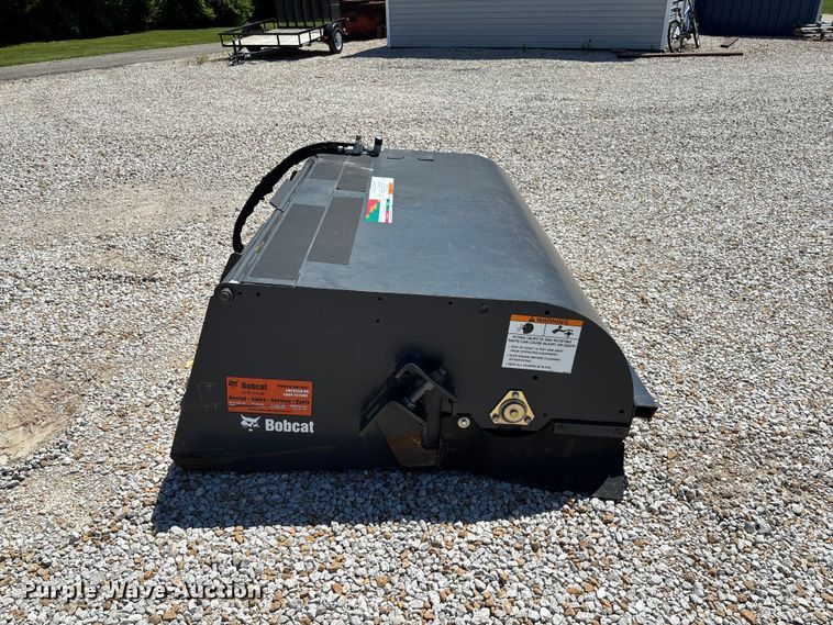 image for item FC5683 2014 Bobcat 72 sweeper skid steer sweeper