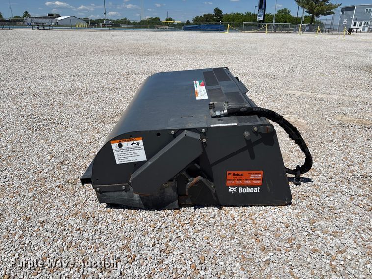 image for item FC5683 2014 Bobcat 72 sweeper skid steer sweeper