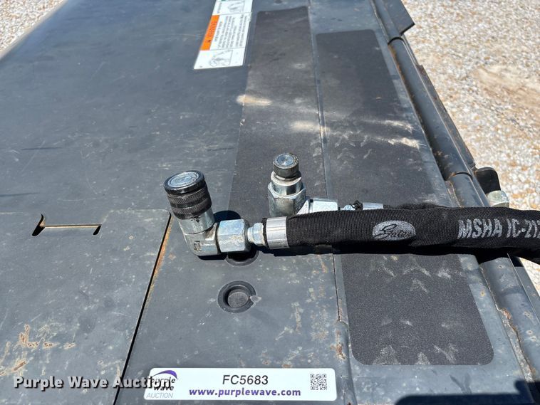 image for item FC5683 2014 Bobcat 72 sweeper skid steer sweeper
