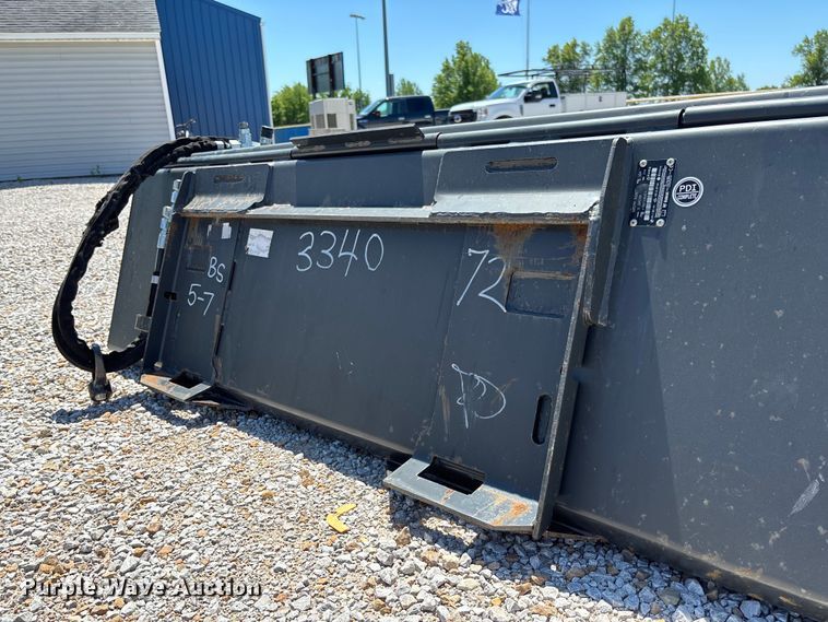 image for item FC5683 2014 Bobcat 72 sweeper skid steer sweeper