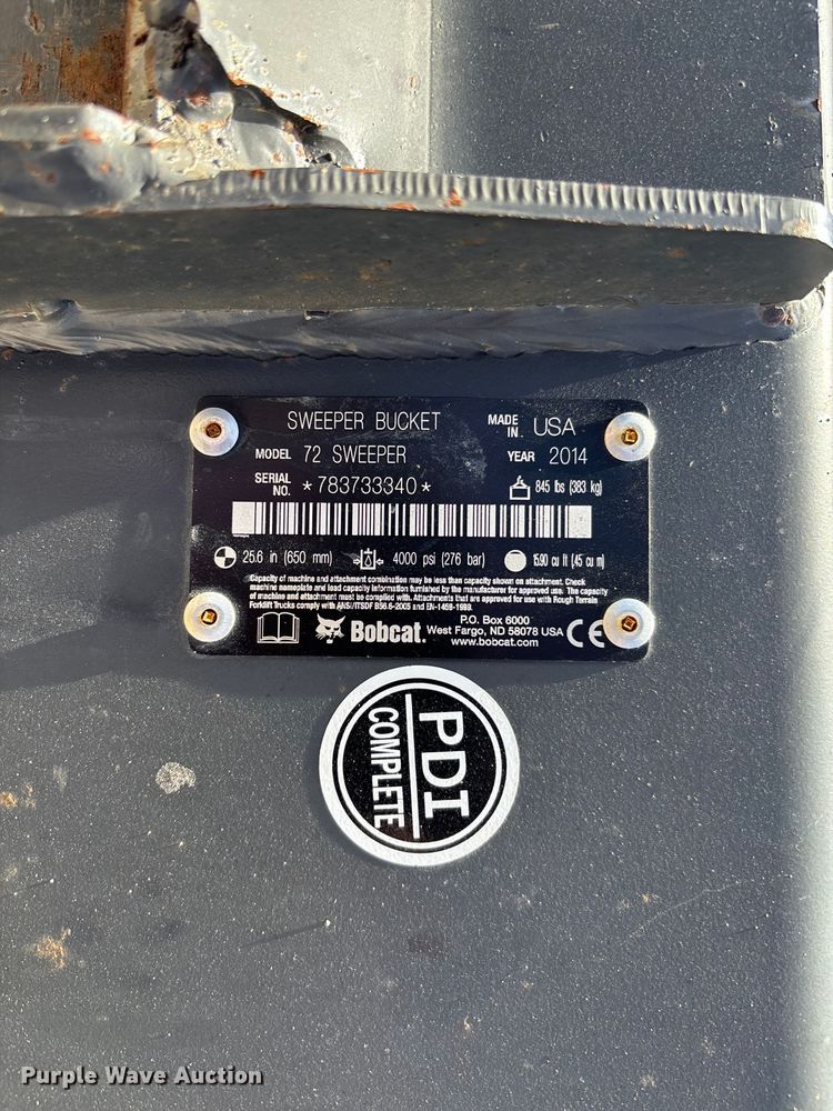 image for item FC5683 2014 Bobcat 72 sweeper skid steer sweeper