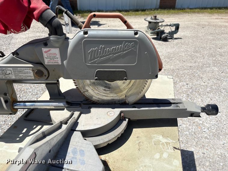 image for item FC5687 Milwaukee 10