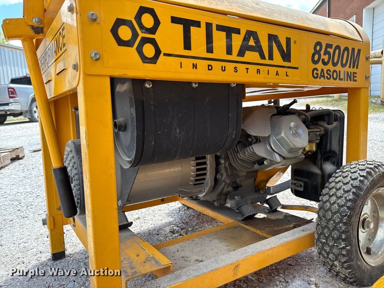 image for item FC5689 Titan generator
