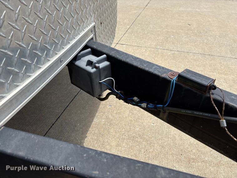 image for item FC5693 2004 Doolittle enclosed cargo trailer