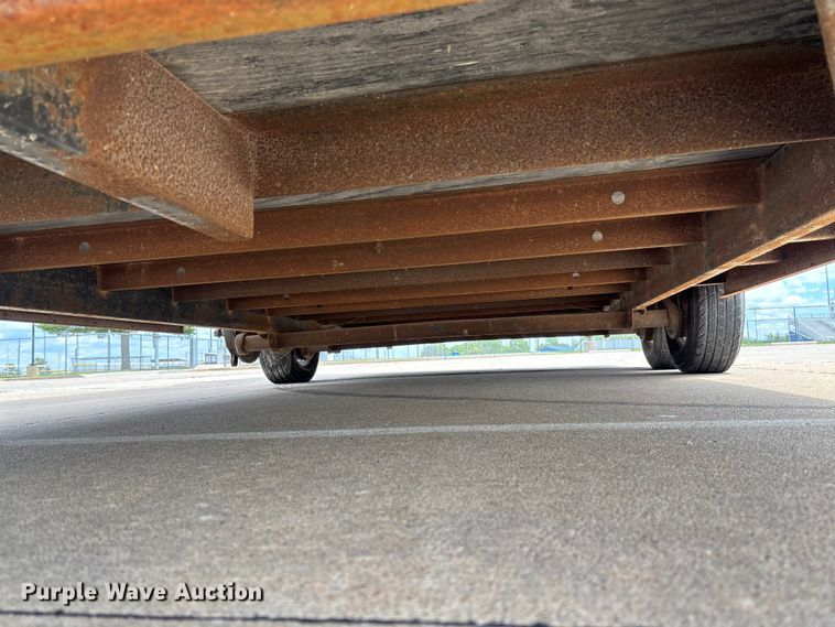 image for item FC5693 2004 Doolittle enclosed cargo trailer