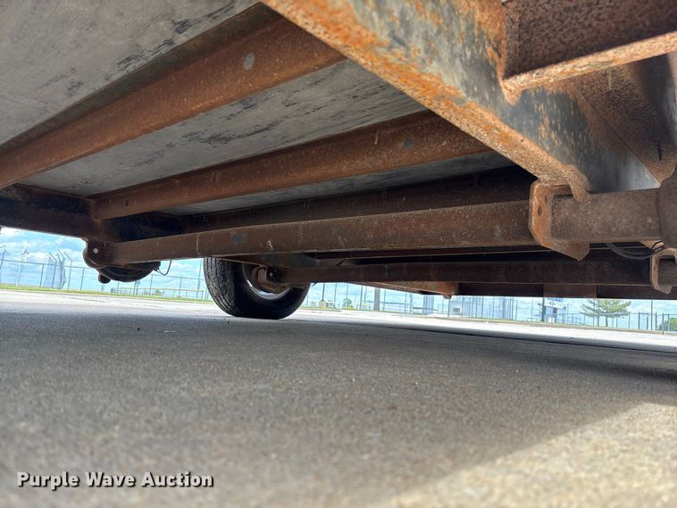 image for item FC5693 2004 Doolittle enclosed cargo trailer