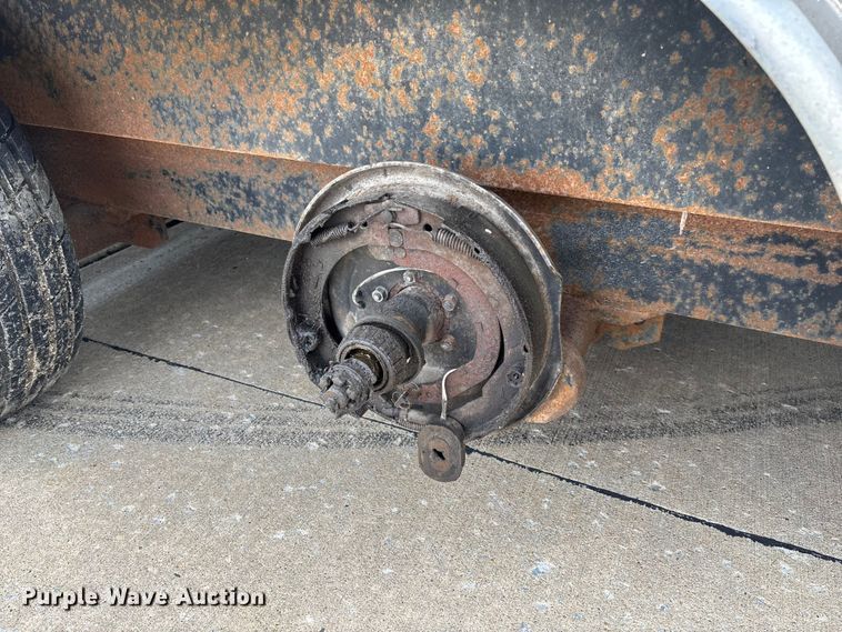 image for item FC5693 2004 Doolittle enclosed cargo trailer