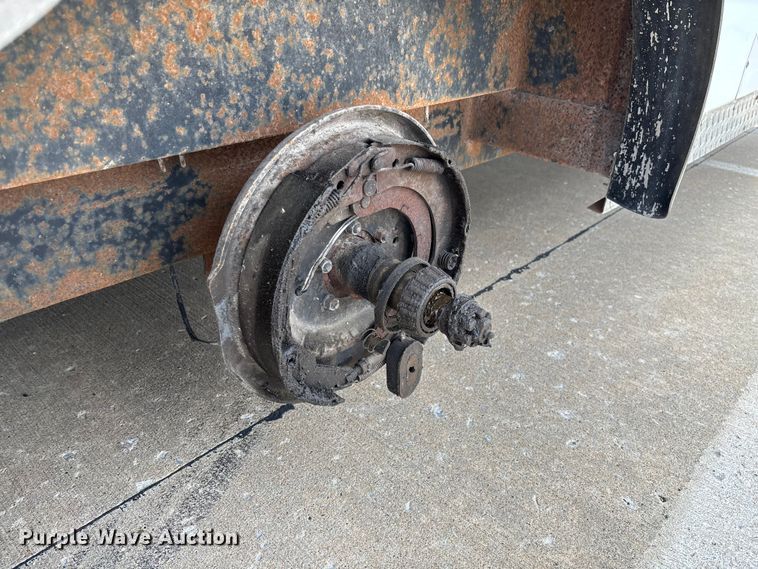 image for item FC5693 2004 Doolittle enclosed cargo trailer