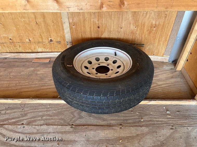 image for item FC5693 2004 Doolittle enclosed cargo trailer