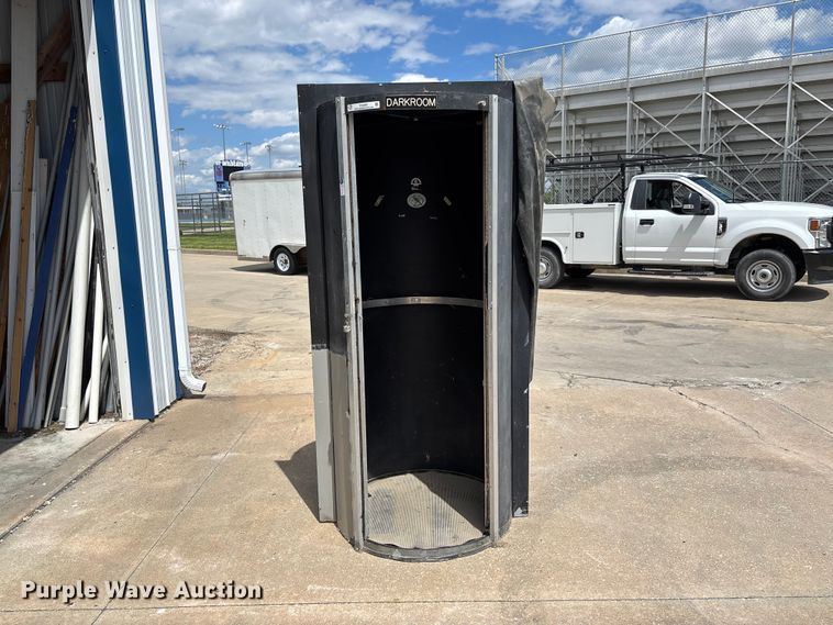 image for item FC5695 Film developing dark room booth