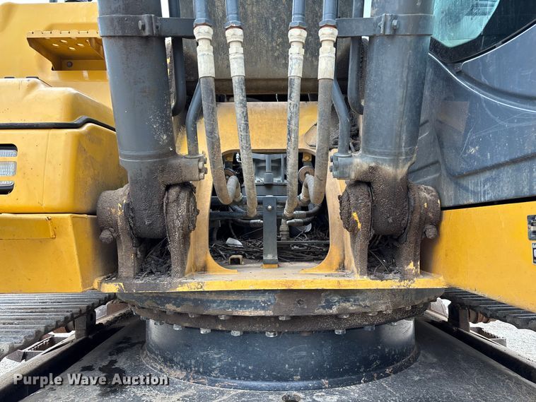 image for item FC5698 2013 John Deere 210G excavator
