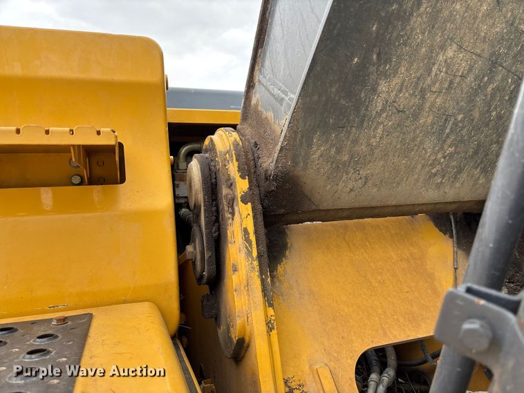 image for item FC5698 2013 John Deere 210G excavator