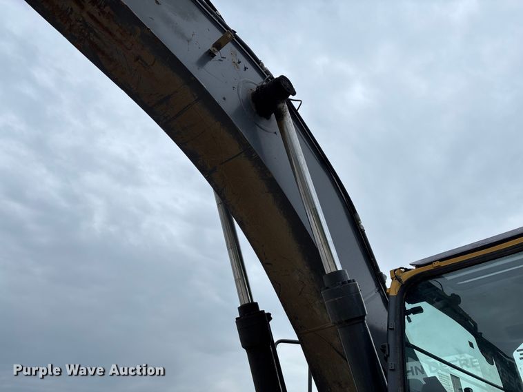 image for item FC5698 2013 John Deere 210G excavator