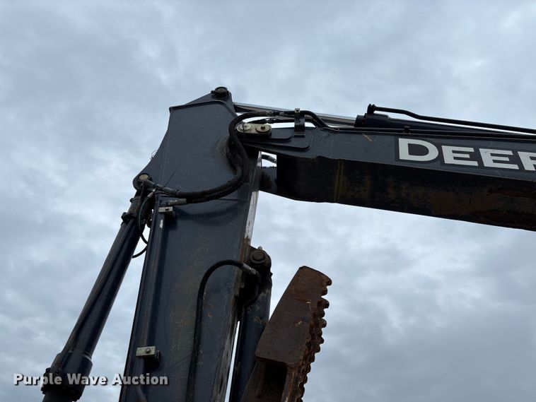 image for item FC5698 2013 John Deere 210G excavator