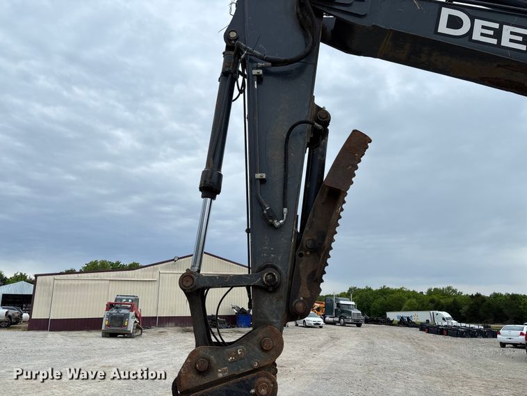 image for item FC5698 2013 John Deere 210G excavator